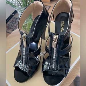 Michael Kors Berkeley T-Strap Patent